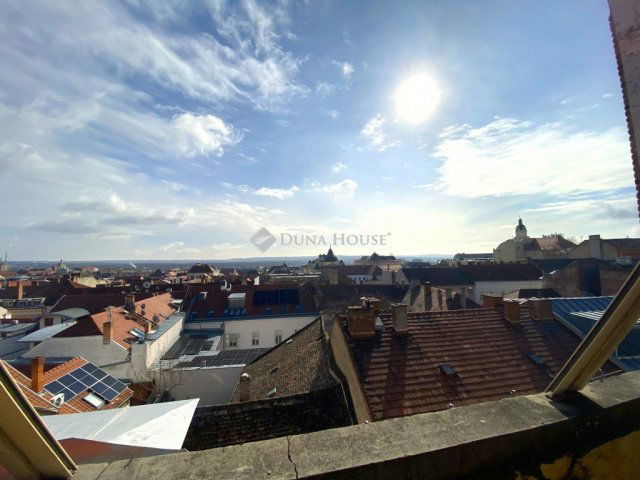 Kiadó téglalakás, albérlet, Pécsett, József utcában, 3 szobás