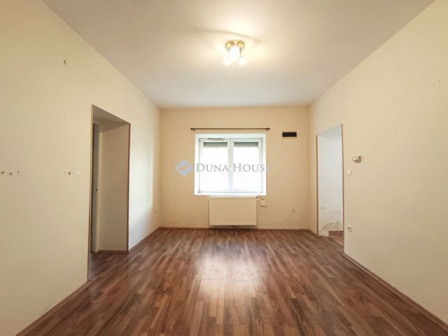 Eladó téglalakás, Sopronban 39 M Ft, 2 szobás