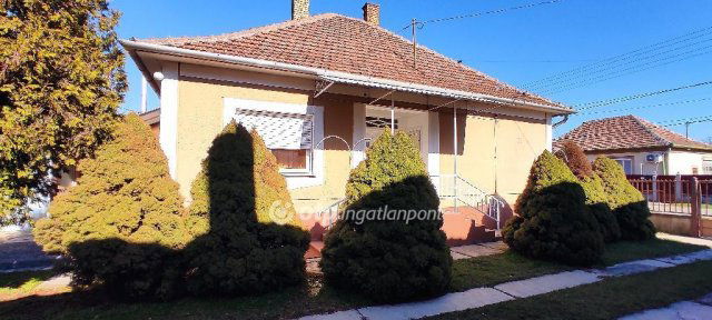 Eladó családi ház, Polgáron 32.5 M Ft, 3 szobás