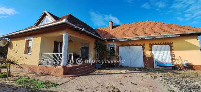 Eladó családi ház, Kiskőrösön 59.9 M Ft, 4 szobás