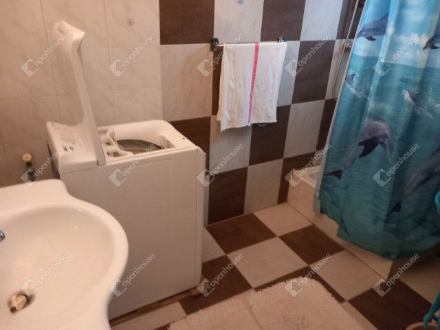 Eladó családi ház, Békésen 52 M Ft, 5 szobás