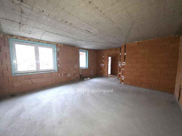 Eladó családi ház, Budakalászon 124.9 M Ft, 4 szobás