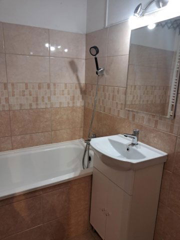 Eladó panellakás, Székesfehérvárott 47.99 M Ft, 2 szobás