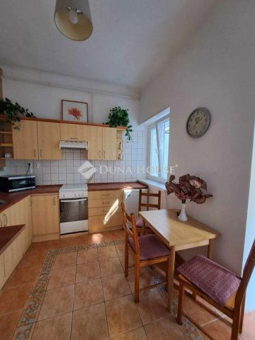 Kiadó téglalakás, albérlet, Pécsett, Felsőmalom utcában