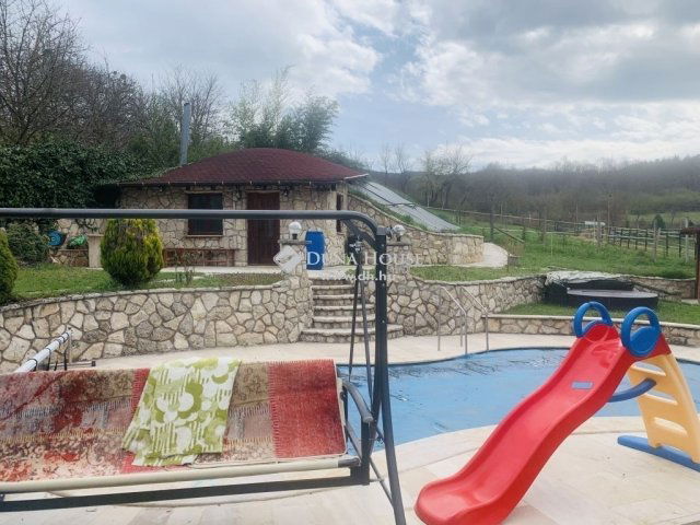 Eladó családi ház, Bajóton 120 M Ft, 5 szobás