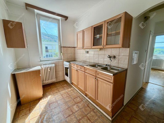 Eladó téglalakás, Tatabányán 37.99 M Ft, 2 szobás