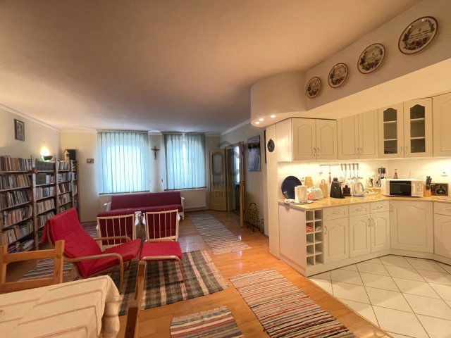 Kiadó téglalakás, albérlet, Vácon 300 E Ft / hó, 4 szobás