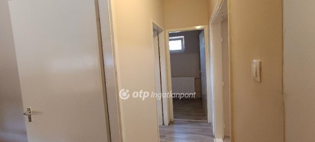 Eladó családi ház, Dömsödön 49.9 M Ft, 1+3 szobás