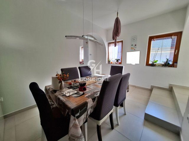 Eladó családi ház, Veszprémben 214.99 M Ft, 5+2 szobás