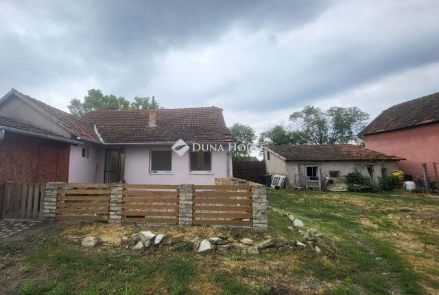 Eladó családi ház, Kisteleken, Erzsébet utcában 25.5 M Ft