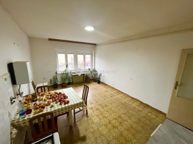 Eladó családi ház, Egerben 54.9 M Ft, 4 szobás