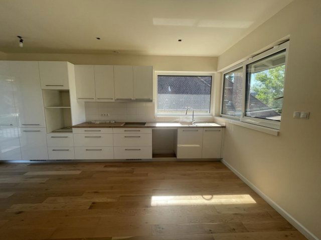 Eladó családi ház, Budapesten, II. kerületben 240 M Ft, 4 szobás