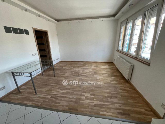 Eladó téglalakás, Budapesten, XIV. kerületben 64.5 M Ft