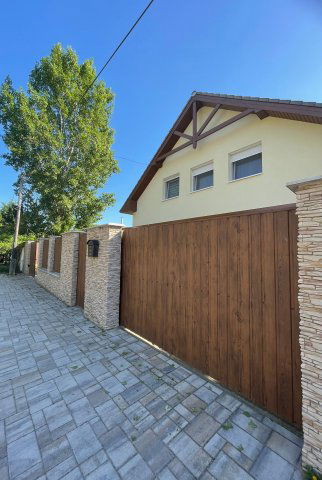 Eladó családi ház, Szigetszentmiklóson 149.99 M Ft, 6 szobás