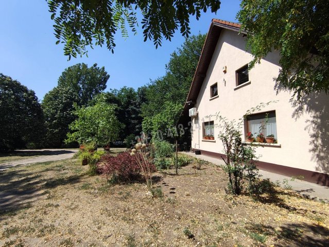 Eladó mezogazdasagi ingatlan, Szentkirályon 198.5 M Ft, 3 szobás
