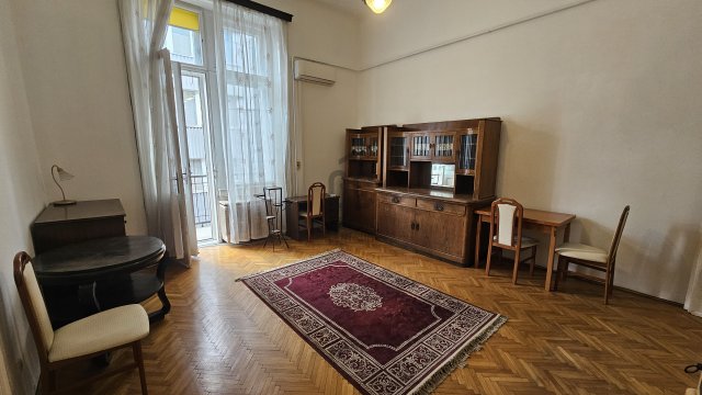 Eladó téglalakás, Budapesten, VI. kerületben 74.9 M Ft, 2 szobás