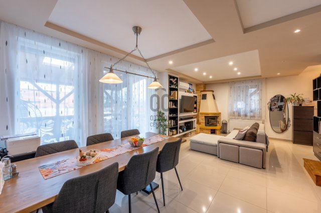 Eladó családi ház, Szigetszentmiklóson 119.9 M Ft, 6 szobás