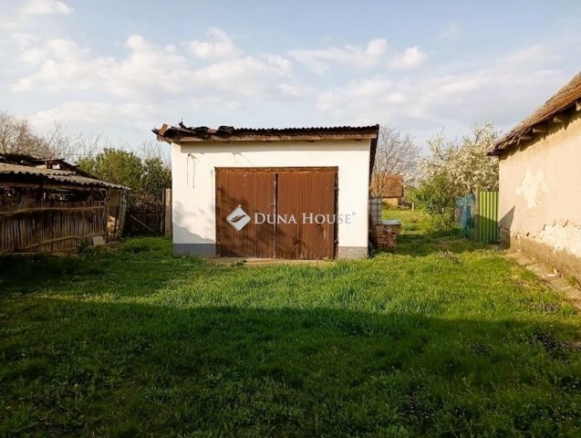 Eladó családi ház, Bajnán 41.9 M Ft, 3 szobás