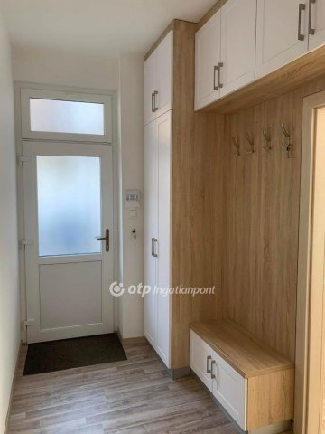 Eladó téglalakás, Pápán 45.49 M Ft, 2 szobás