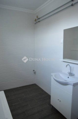 Eladó családi ház, Debrecenben 139 M Ft, 6 szobás