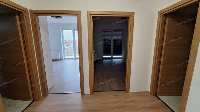 Eladó téglalakás, Jászberényben 76.95 M Ft, 3 szobás