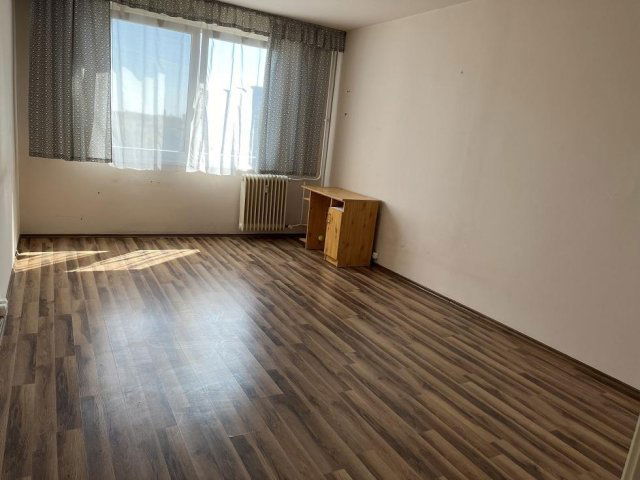 Eladó panellakás, Debrecenben 37.6 M Ft, 1 szobás