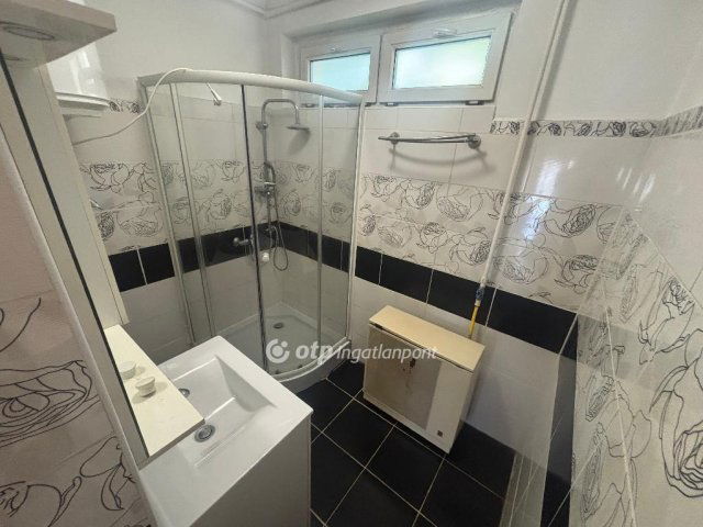 Eladó téglalakás, Miskolcon 32.5 M Ft, 2 szobás