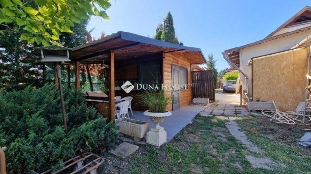 Eladó családi ház, Budapesten, XVI. kerületben 65 M Ft, 4 szobás