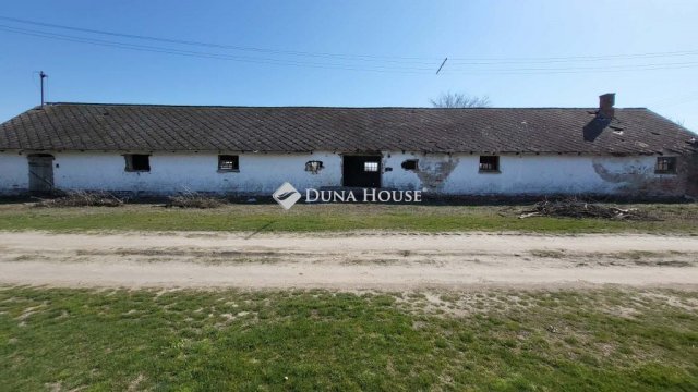 Eladó ipari ingatlan, Pálmonostorán 29 M Ft