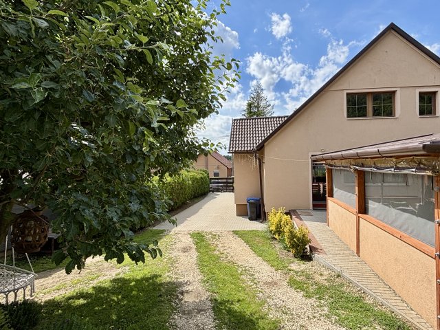 Eladó családi ház, Farkasgyepűn 89.9 M Ft, 3+1 szobás