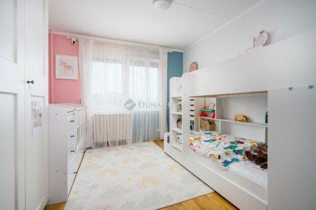 Eladó panellakás, Budapesten, XV. kerületben 88 M Ft, 4 szobás