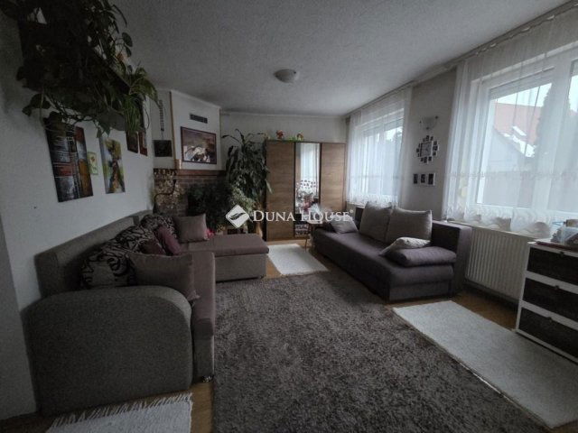 Eladó családi ház, Gödöllőn 102 M Ft, 4+1 szobás