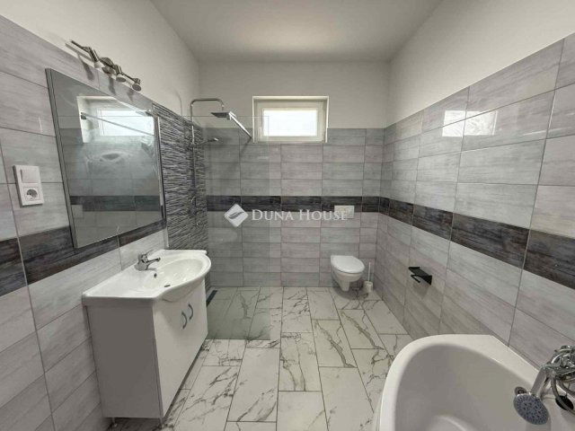 Eladó családi ház, Kecskeméten 99.5 M Ft, 4 szobás