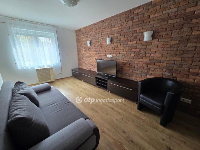 Kiadó téglalakás, albérlet, Debrecenben 220 E Ft / hó