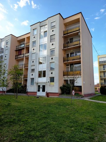 Eladó panellakás, Hatvanban 52 M Ft, 3 szobás