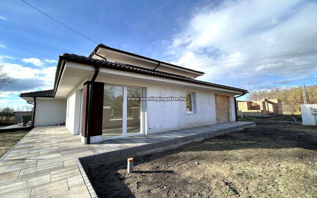 Eladó családi ház, Gödön 110 M Ft, 4 szobás