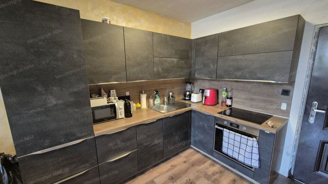 Eladó téglalakás, Sopronban 52.9 M Ft, 3 szobás