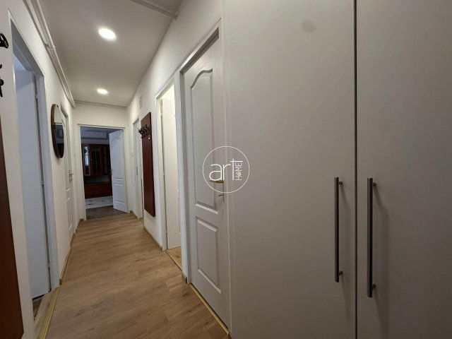 Kiadó téglalakás, albérlet, Szegeden, Fő fasoron 160 E Ft / hó