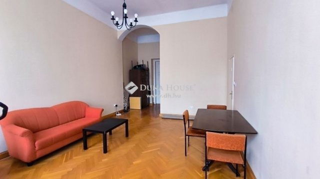 Eladó téglalakás, Budapesten, VI. kerületben 87.5 M Ft, 2 szobás