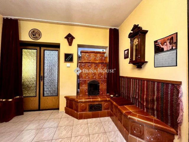 Eladó családi ház, Mohácson 99 M Ft, 6 szobás