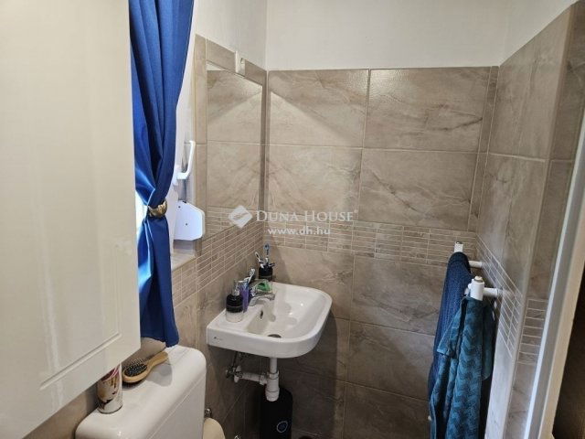 Eladó családi ház, Kökényen 42 M Ft, 2 szobás