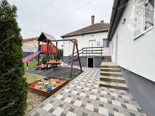 Eladó családi ház, Kecskeméten 74.5 M Ft, 5 szobás