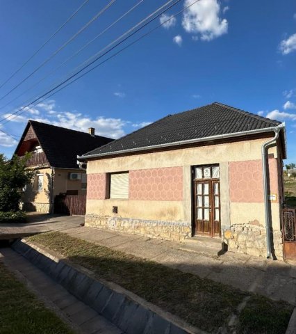 Eladó családi ház, Sombereken 14.9 M Ft, 4+1 szobás