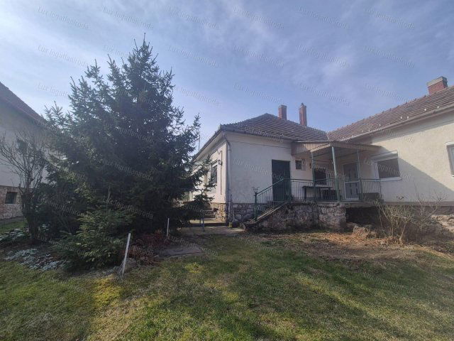 Eladó családi ház, Oroszlányban 84.9 M Ft, 3+1 szobás