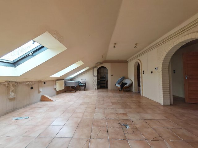 Eladó téglalakás, Székesfehérvárott 75 M Ft, 4 szobás