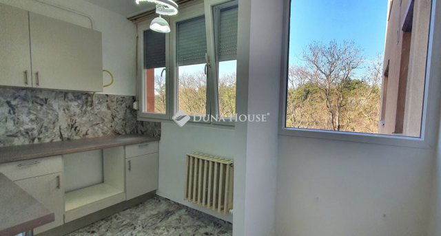 Eladó panellakás, Szombathelyen 44.9 M Ft, 2 szobás