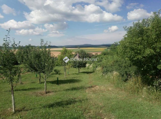 Eladó nyaraló, Bajnán 6.9 M Ft, 1 szobás / költözzbe.hu