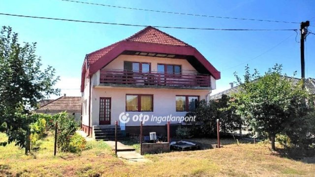 Eladó családi ház, Levelek 73 M Ft, 5 szobás