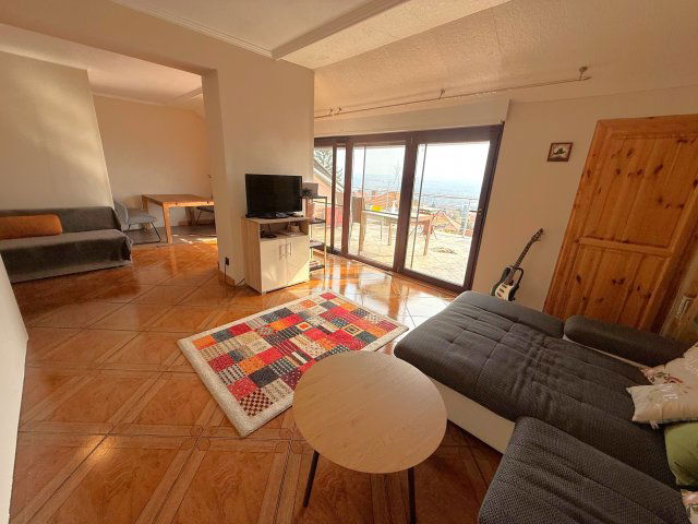 Eladó téglalakás, Pécsett 82.9 M Ft, 3 szobás