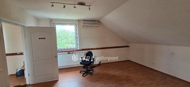 Eladó családi ház, Érden 88 M Ft, 3 szobás